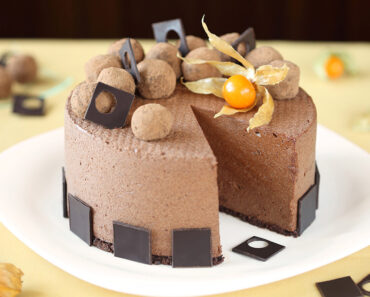 Fantastic Milk Chocolate Mousse Cake